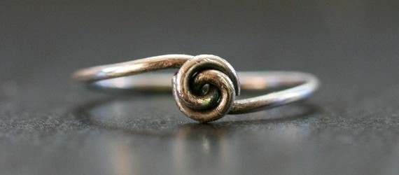 A Simple Handmade Wire knot ring