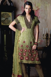 Pakistani Shalwar Qameez