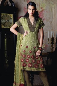 Pakistani Shalwar Qameez