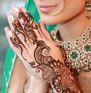 Latest Pakistani Mehndi Designs