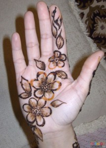 Simple Eid and Wedding Henna Designs For Girls