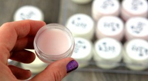 How to Make Homemade Lip gloss