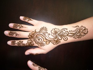 Attractive Mehndi Designs for Learners