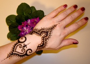 Back Hand Arabic Mehndi Design