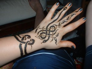 Back Hand Snake Henna Design