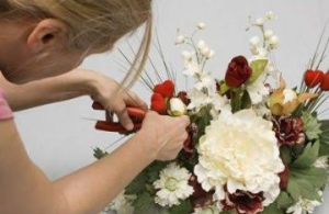 Easy and Beautiful DIY Floral Arrangments