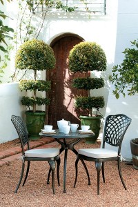 Garden Seating Arrangement for Couples