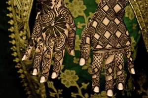 Party Mehndi Filling with Geomatrical Shapes