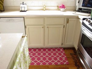 Home Decor with Quatrefoil Design Rug