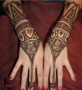 Latest Backhand Arabic Mehndi Designs