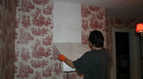 How to Remove Old Wallpapers at Home