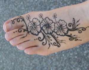 Simple Foot Mehndi Design