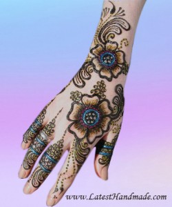 Flowering Arabic Glitter Mehndi Design